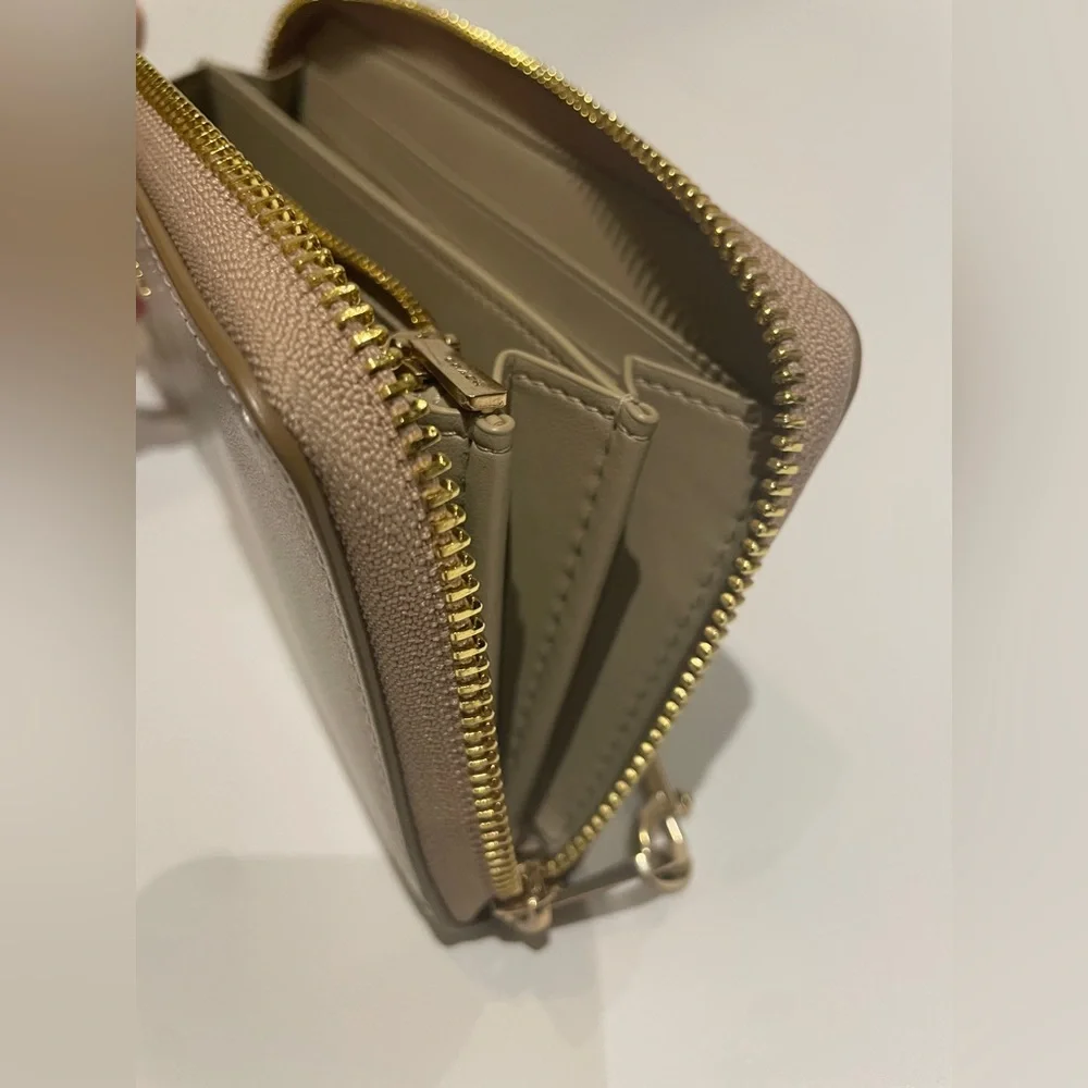 COACH Wallet - Picture 10 of 15